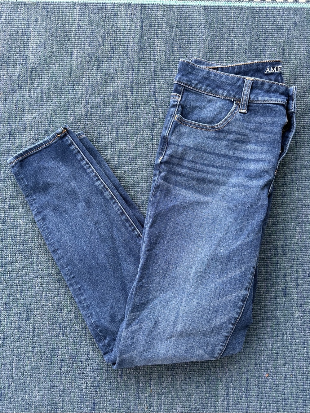 American Eagle Outfitters super stretch Jegging Medium Blue Jeans size 10L